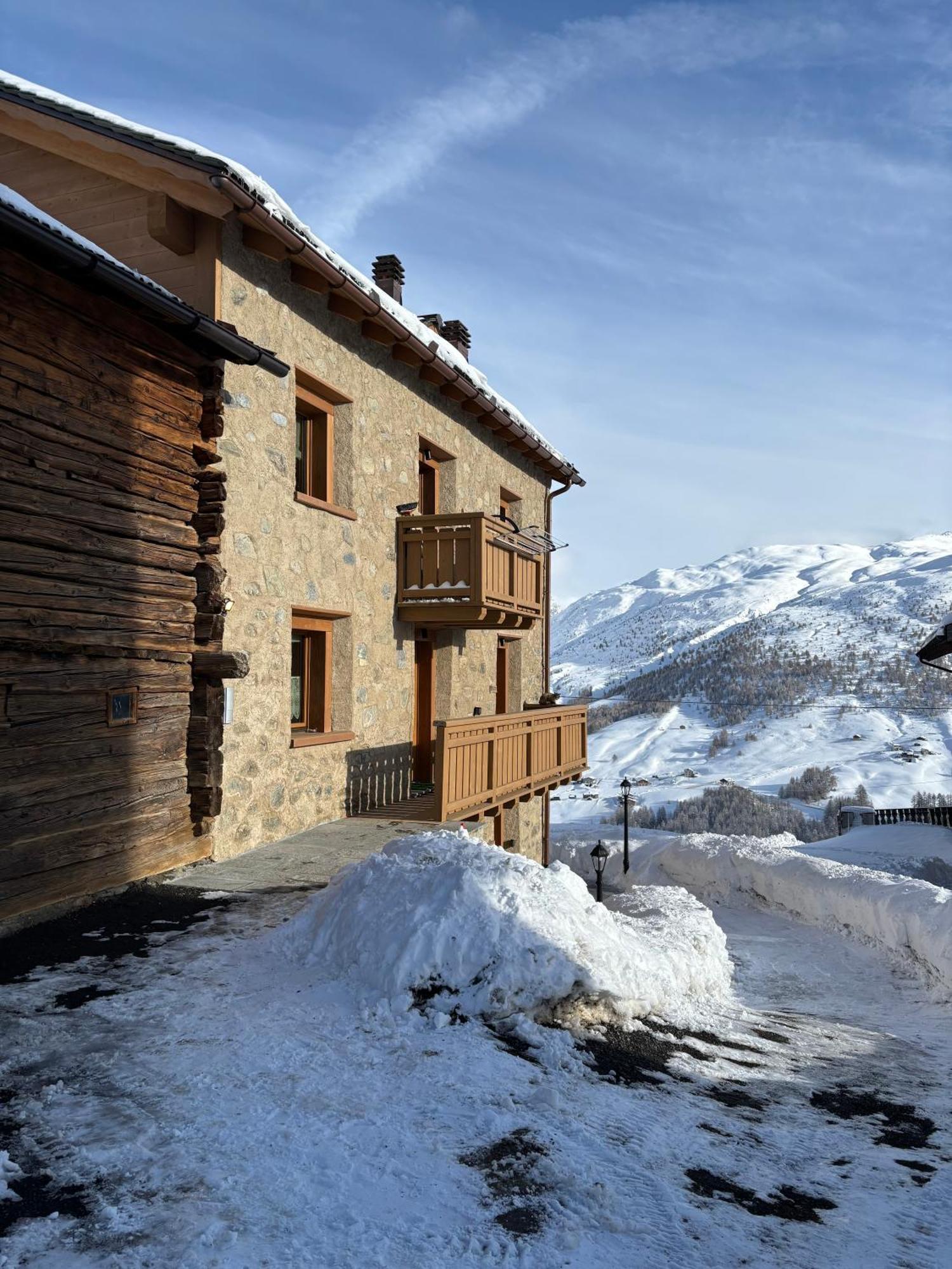 Baita Della Valle -Appartamento Bucaneve- Livigno Exterior photo